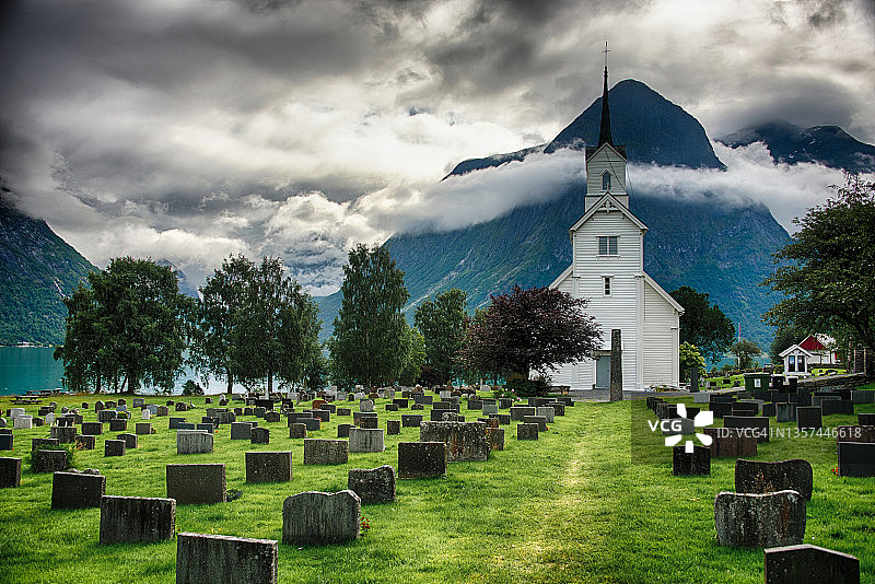 山间教堂图片素材
