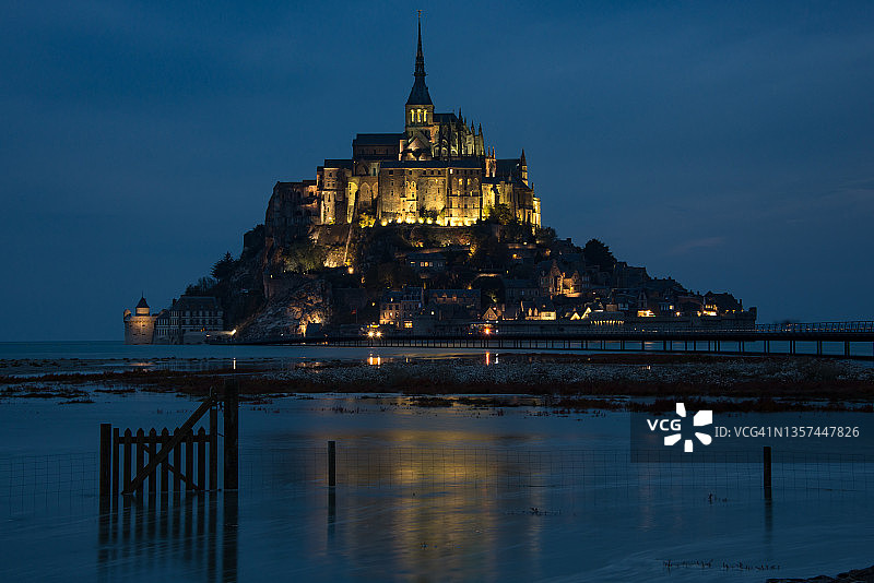 夜间光晕图片素材