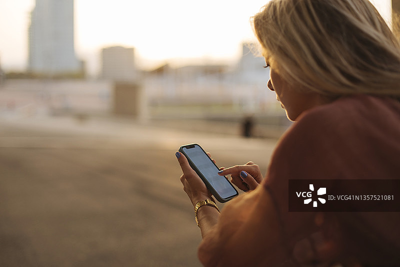 使用手机导航图片素材