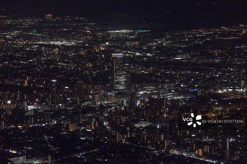 从飞机上俯瞰日本大阪市图片素材