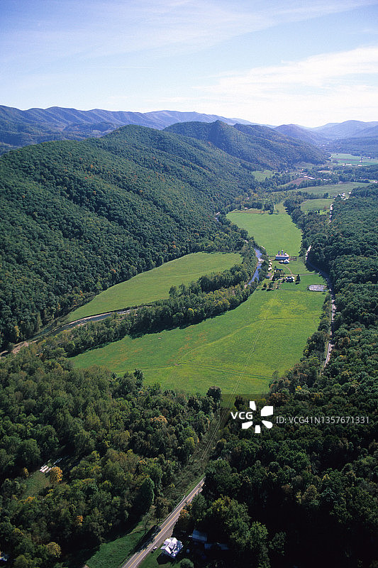 河流鸟瞰图片素材