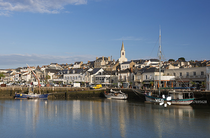 波尔尼克港口的渔船图片素材