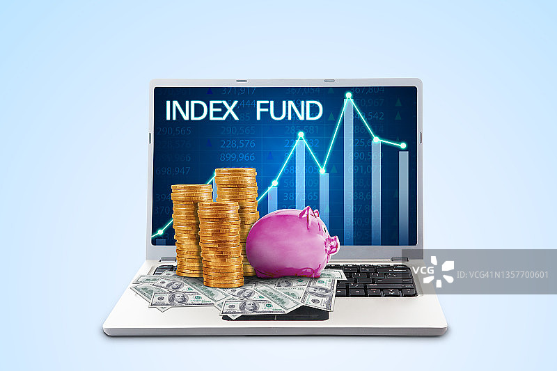 笔记本电脑屏幕上的增长指数基金图表图片素材