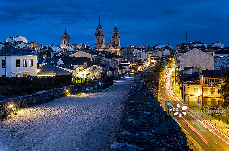 加利西亚卢戈市的黄昏大教堂图片素材