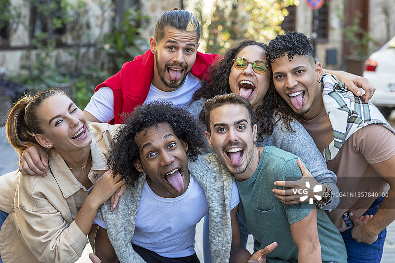 一群朋友图片素材