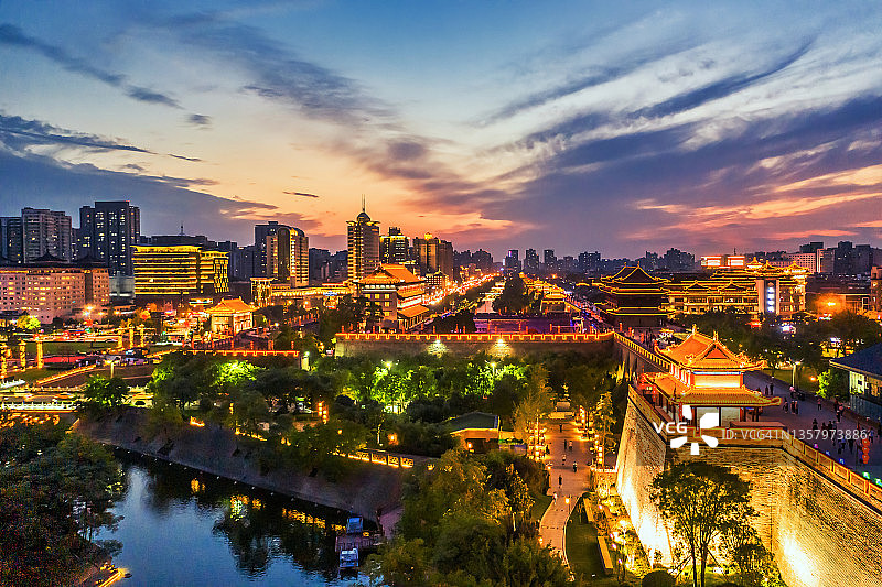 中国西安城市日落鸟瞰图片素材