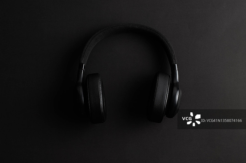 无线耳机黑色单色概念扁平风格设计图片素材