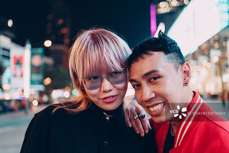 城市里微笑的朋友们 портрет图片素材