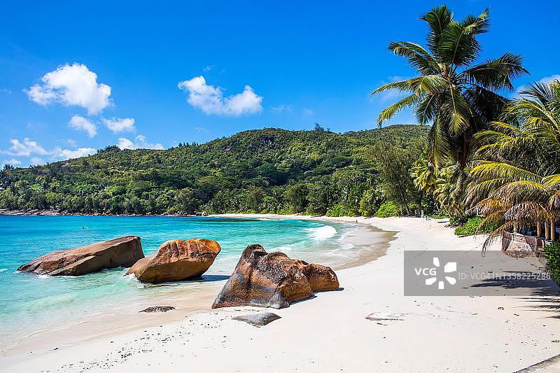 塔卡马卡海滩花岗岩，马埃岛，塞舌尔图片素材