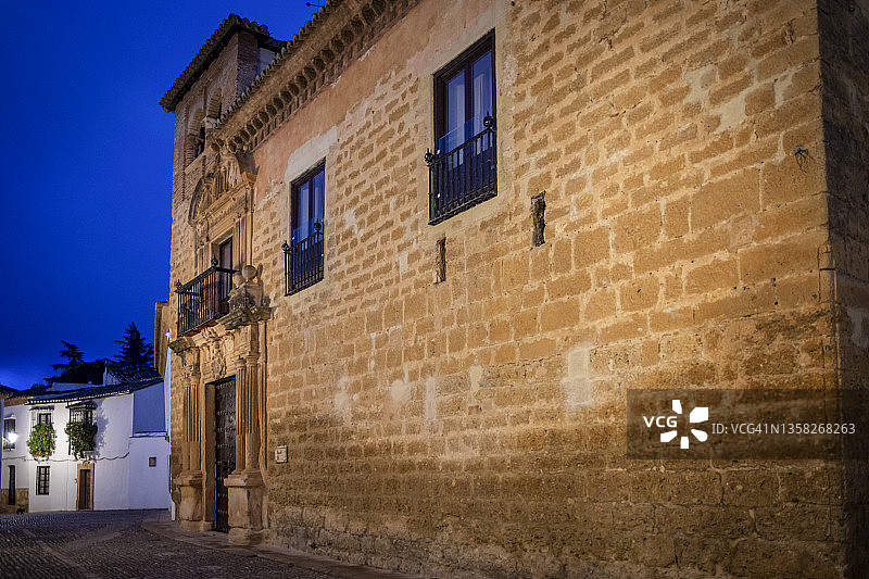 西班牙安达卢西亚马拉加龙达的蒙德拉贡宫殿图片素材