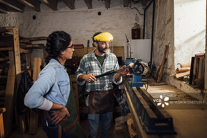 学习木工车削图片素材