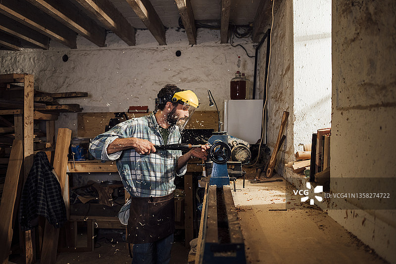 木材车削技术图片素材