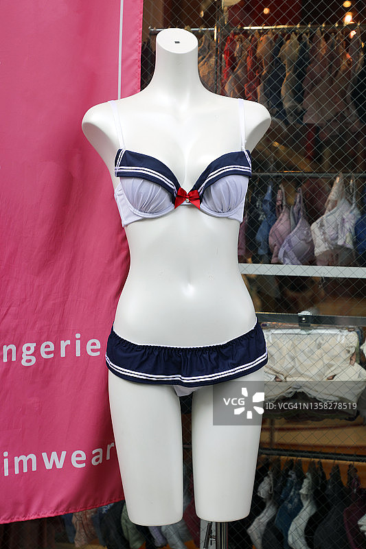 泳装人体模型图片素材