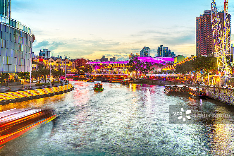 新加坡克拉码头的新加坡河图片素材