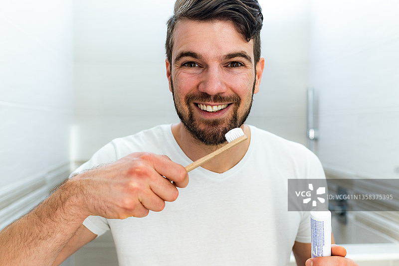 刷牙日常图片素材