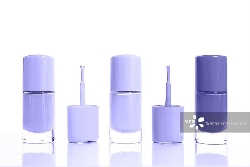 集锦：2022年流行色柔和粉彩色系指甲油：长春花紫图片素材