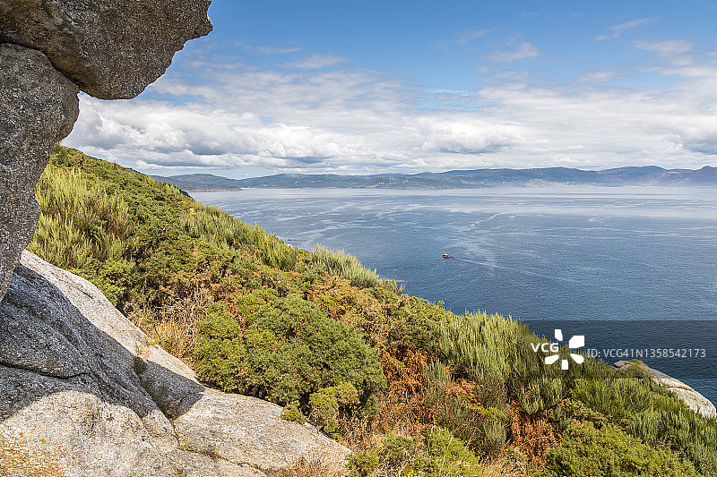 从菲尼斯特雷角眺望死亡海岸线图片素材