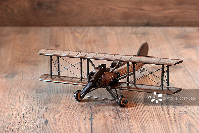 旅行木制飞机图片素材