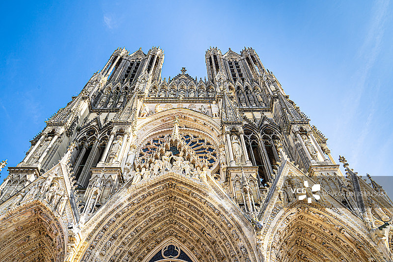 法国兰斯圣母大教堂后院的兰斯花园图片素材