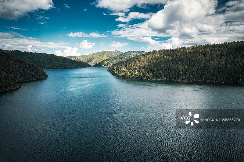 中国香格里拉市附近的碧塔海图片素材