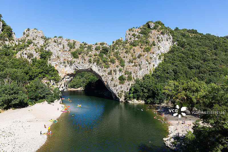 阿尔代什河和阿尔克桥（法国阿尔代什省）图片素材