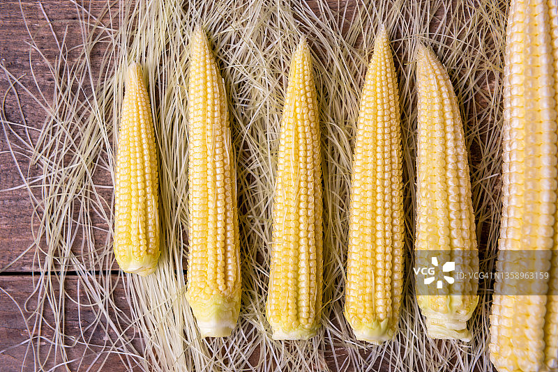 新鲜的玉米笋，健康饮食图片素材