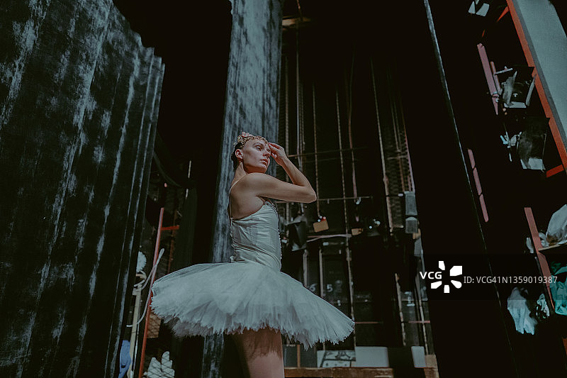 演出前的最后准备图片素材