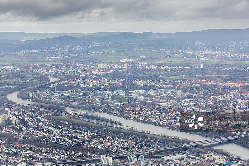 法兰克福和美因河鸟瞰图图片素材