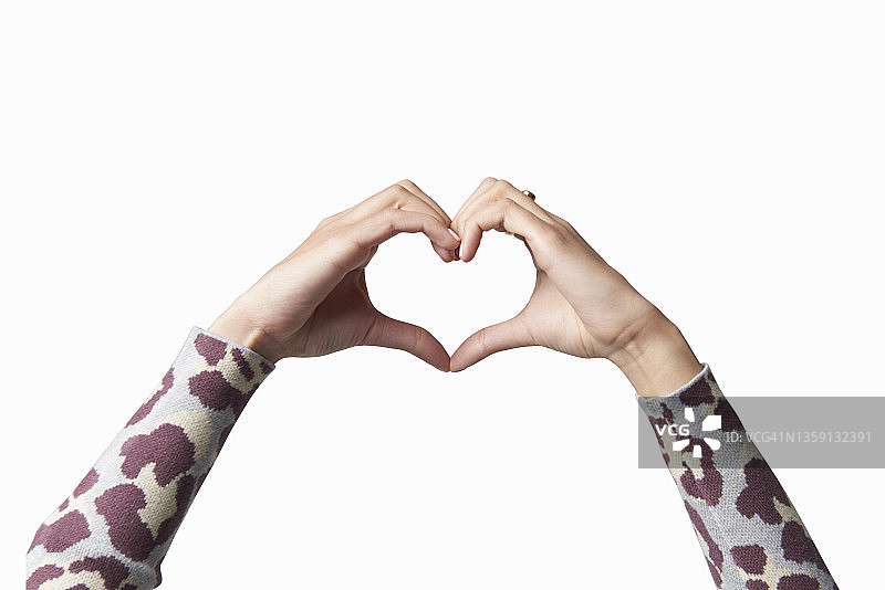 双手比出爱心图片素材