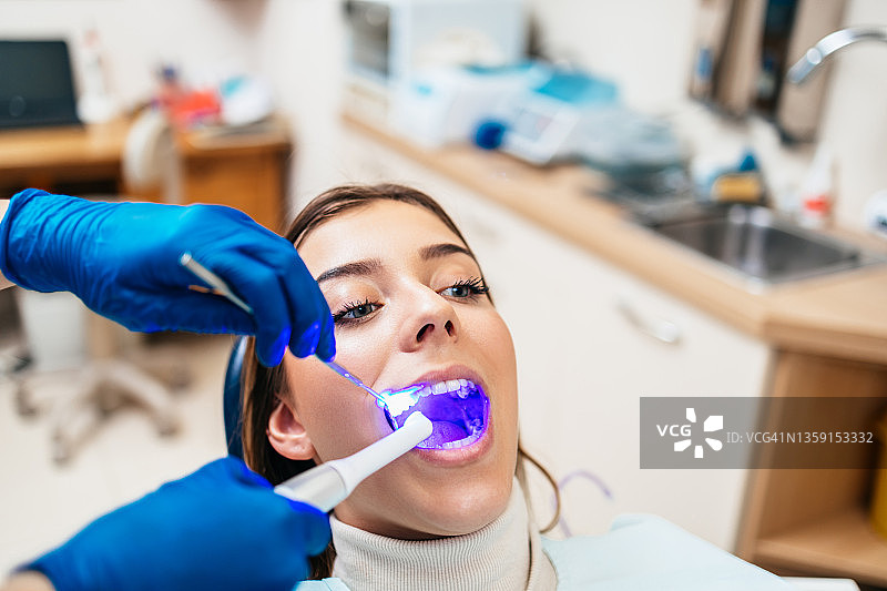 牙医的例行检查图片素材