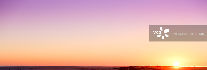 托泽尔上空的天空图片素材