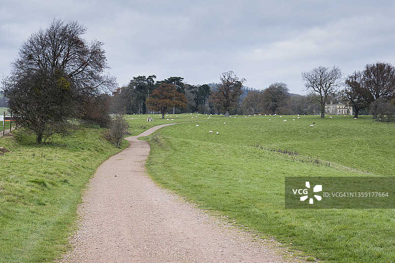 皮尔斯菲尔德公园及房屋景观；照片摄于威尔士蒙茅斯郡蒙茅斯郡路图片素材