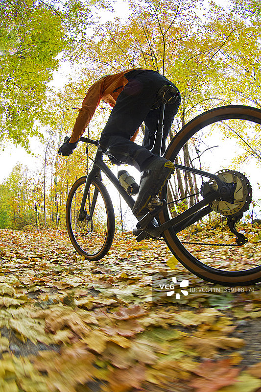 砾石路自行车骑行图片素材