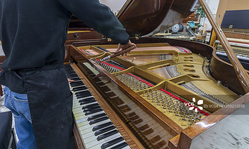 古典钢琴维修图片素材