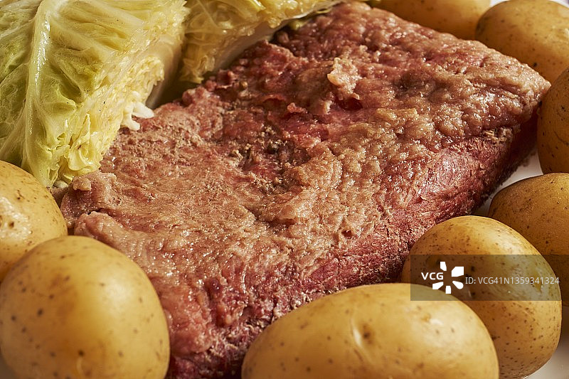 圣帕特里克节爱尔兰传统腌牛肉配菜图片素材