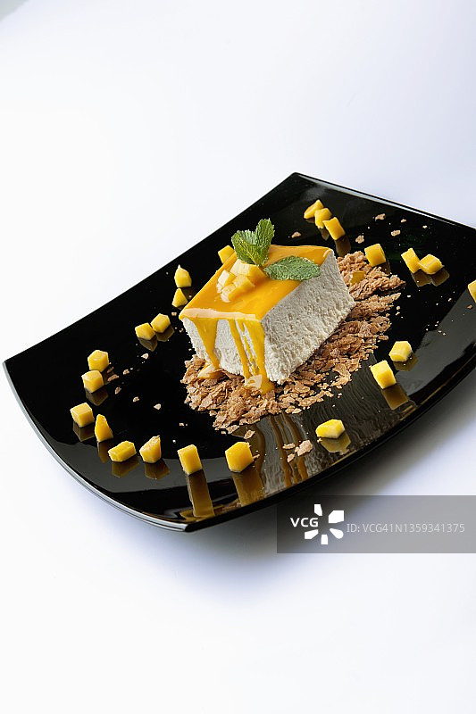 零陵香豆配芒果酱和芒果丁图片素材