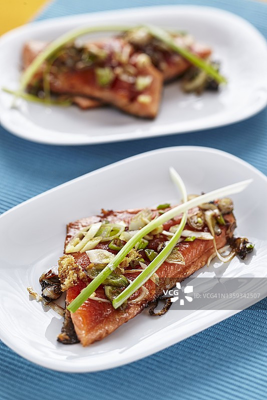 东方风味腌制鲑鱼鳟鱼图片素材