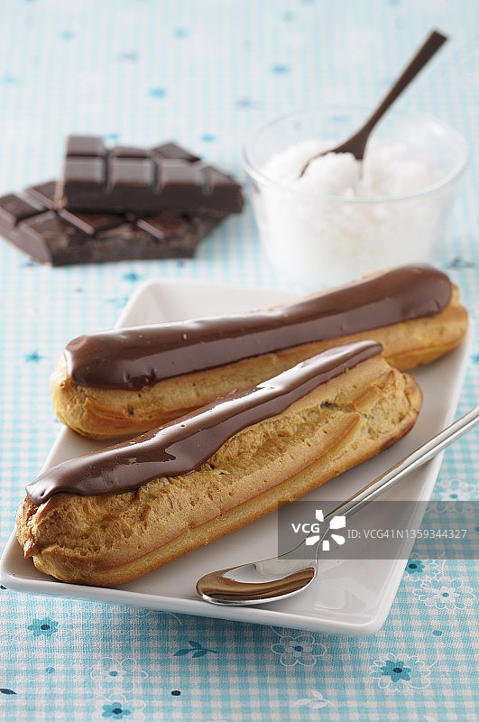 巧克力酱泡芙图片素材