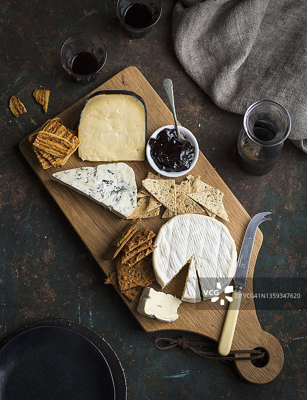 奶酪和饼干拼盘图片素材