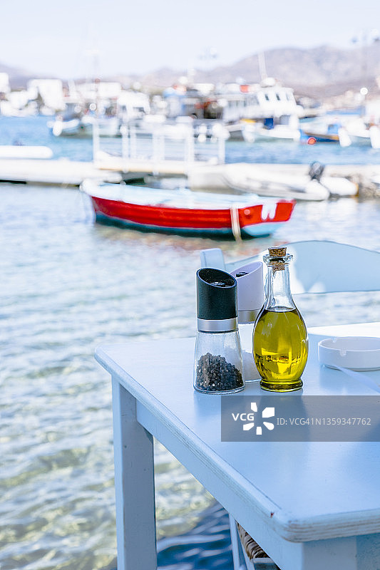 海滩边的油、盐和胡椒图片素材