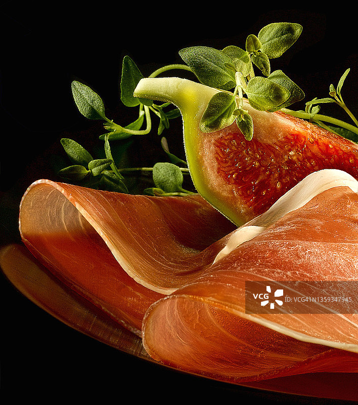 帕尔马火腿与新鲜无花果图片素材