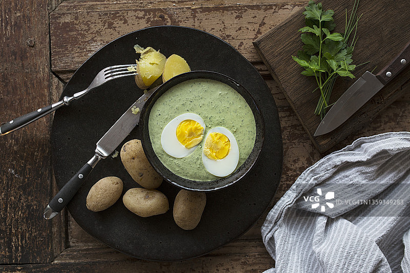 鸡蛋新土豆青酱（德国黑森州）图片素材