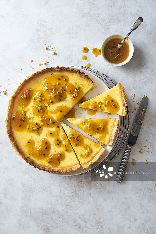 酸橙椰子挞配橙香百香果酱图片素材