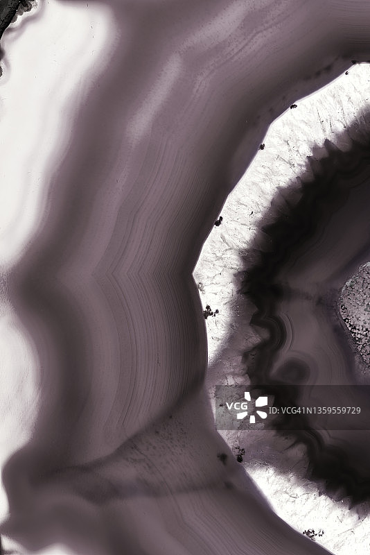 手绘纸上抽象黑白水彩泼墨背景图片素材