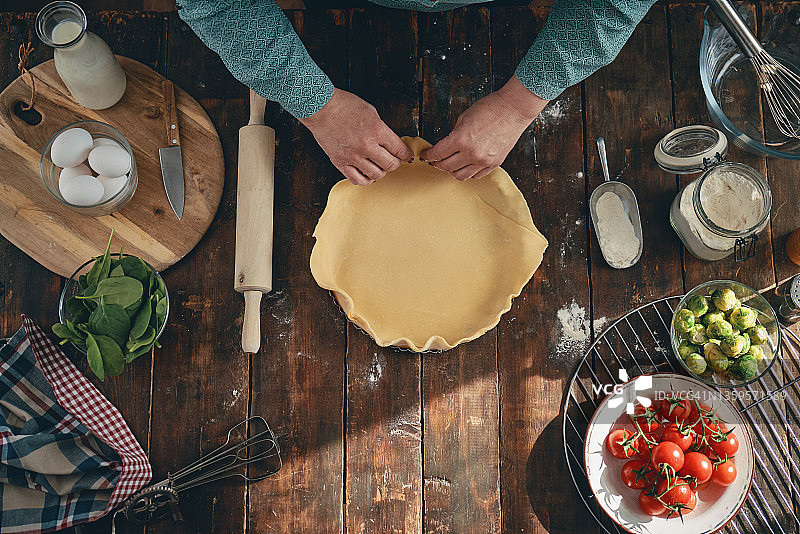 准备球芽甘蓝乳蛋饼图片素材