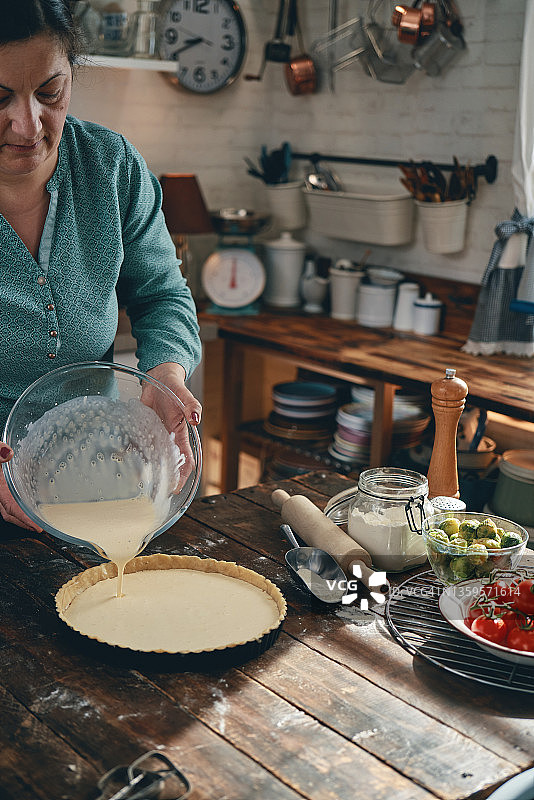 准备球芽甘蓝乳蛋饼图片素材