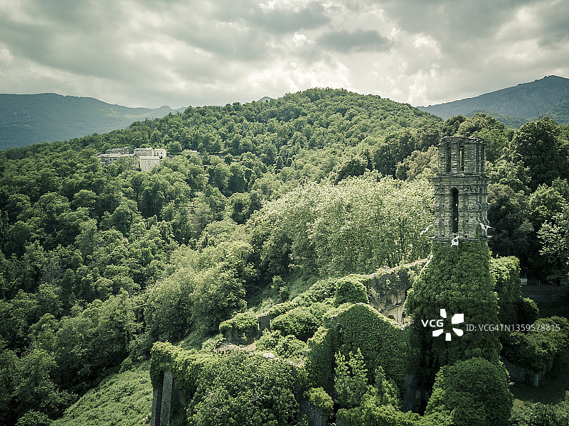 2021年6月科西嘉岛：圣方济各奥雷扎修道院遗址鸟瞰图片素材