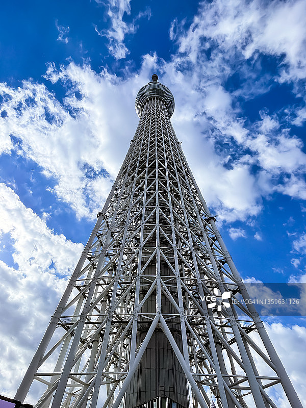 白天仰视东京晴空塔图片素材