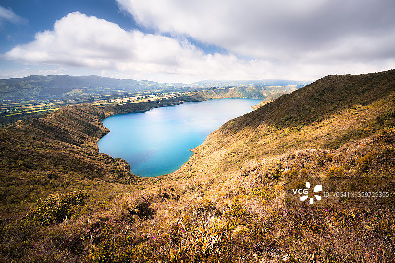 厄瓜多尔因巴布拉的奎科查湖全景图片素材