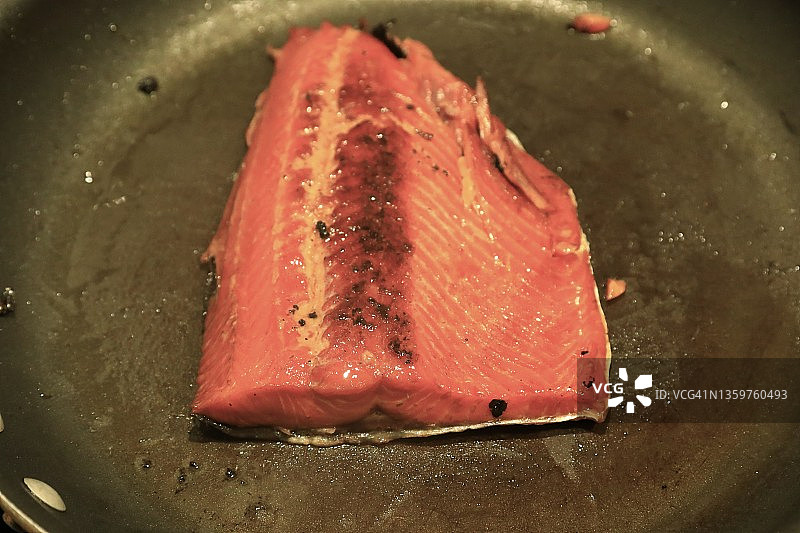 香煎三文鱼图片素材